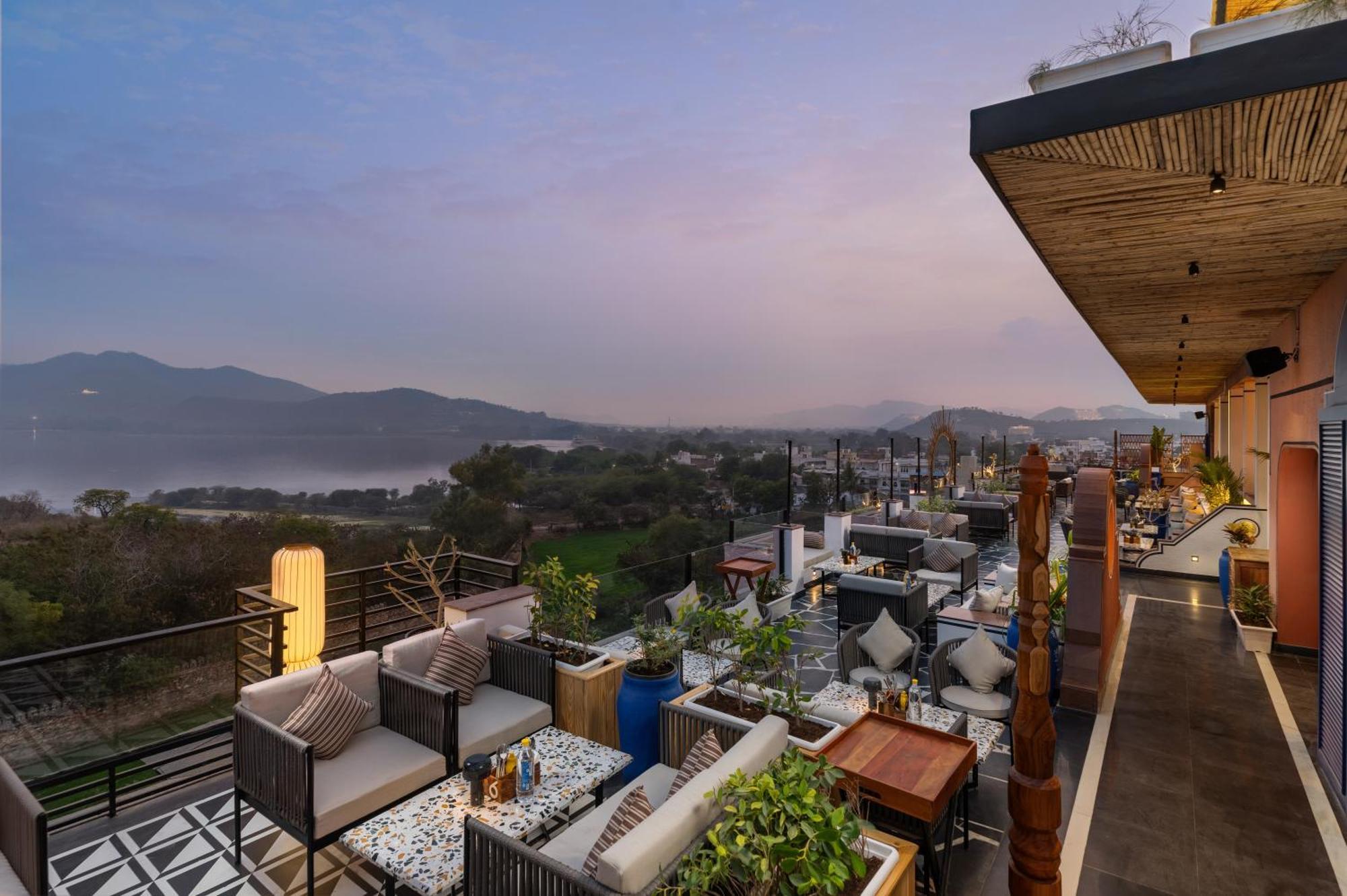 The Sierra - By The Lake Hotel Udaipur Exterior photo